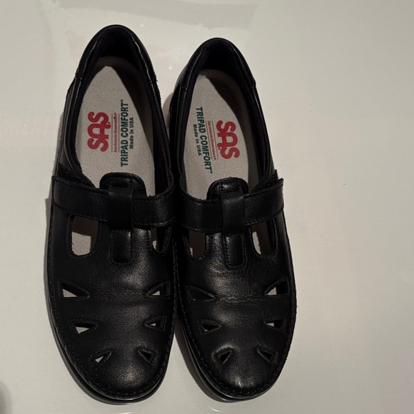 SAS Black Leather Cut-Out Loafers - Picture 4 of 8